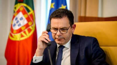 PORTEKİZ, – PORTEKİZde yaklaşık 11 ay önce kurulan azınlık sağ