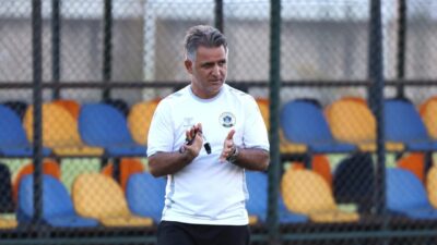 İZMİR, – TFF 2’nci Lig Kırmızı Grup’ta orta sıralarda yer