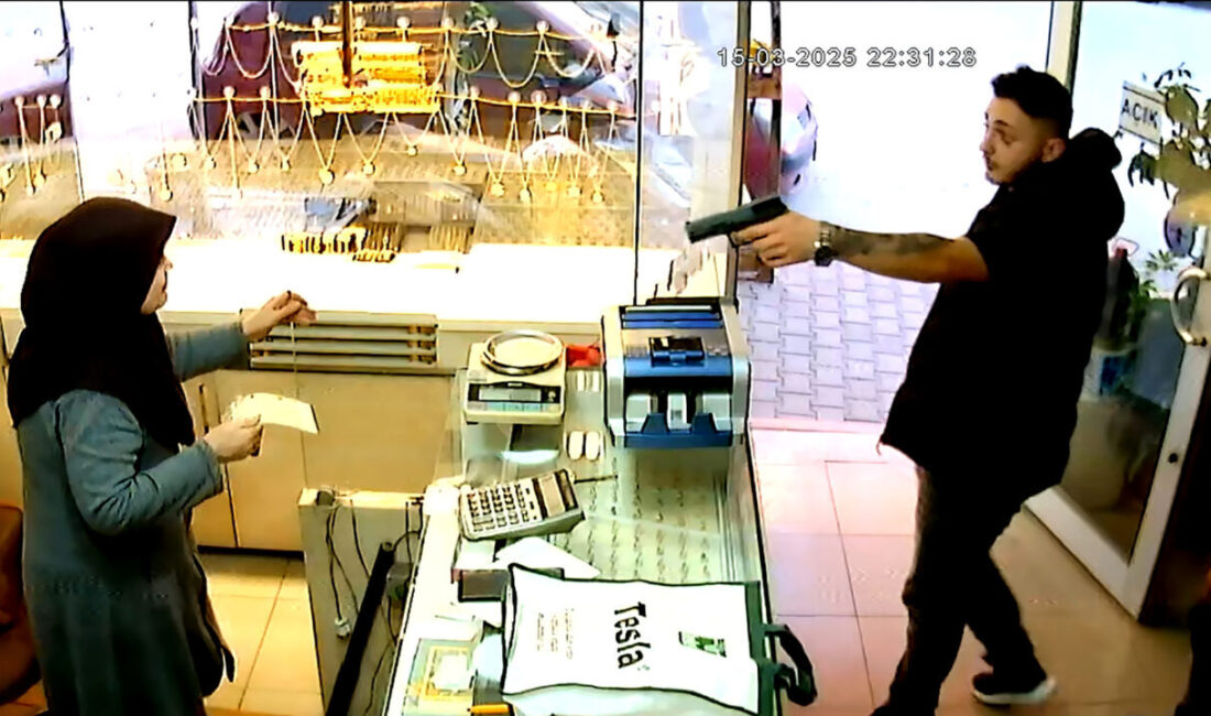 Anıl ATAR-Yaşar SERİNTÜRK/ADANA, -ADANA’da kuyumcu dükkanına girip, tabanca ile iş