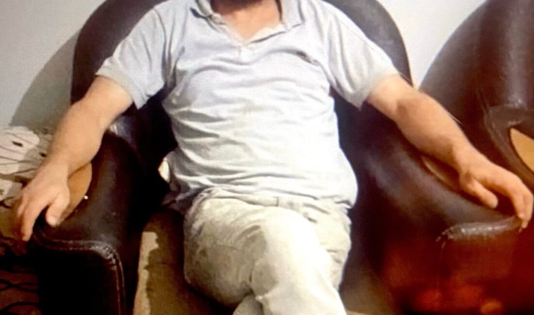 Ceyhun ÖZER/CEYHAN,(Adana), – ADANA’nın Ceyhan ilçesinde uçuruma düşen hafif ticari