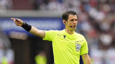 İSTANBUL, – FIFA kokartlı Türk hakem Halil Umut Meler, 23