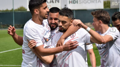 İZMİR, 2’nci Lig Beyaz Grup’ta son 2 müsabakada Altay’ı 3-2,