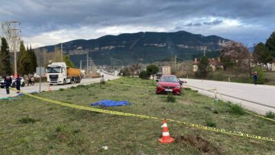 Murat ÖZELCİ/ KARABÜK, – KARABÜK’te, TIR ile otomobilin çarpıştığı kazada