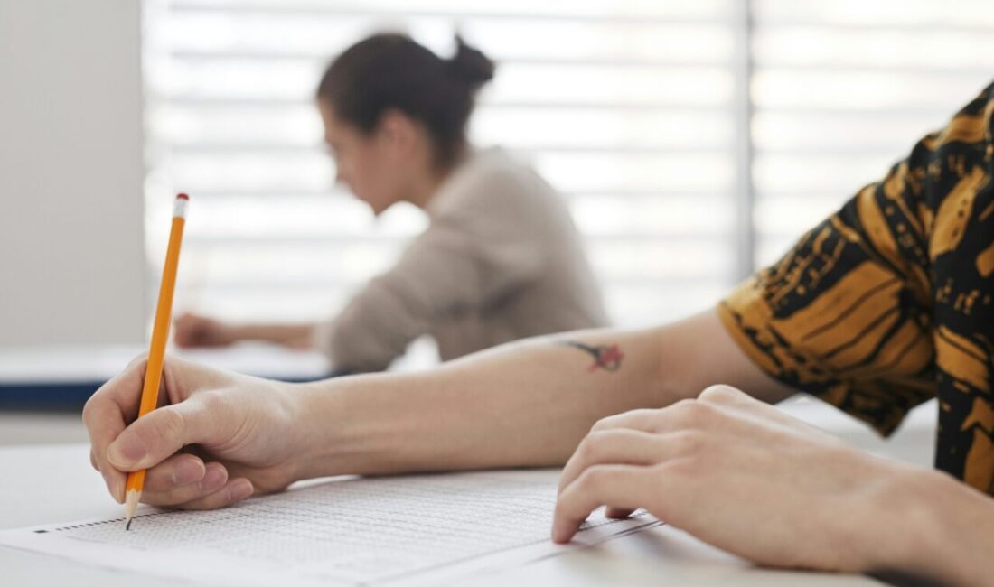 ANKARA, – HAKKARİ’nin Yüksekova ilçesindeki üniversite öğrencileri, Anadolu Üniversitesi ve