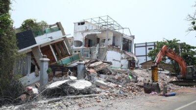 MYANMAR, – MYANMAR’da meydana gelen 7.7 ve 6.4 büyüklüğündeki iki