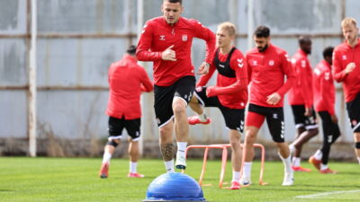 Sivasspor, Çaykur Rizespor maçı hazırlıklarını sürdürdü SİVAS, – HAFTAYA Adana