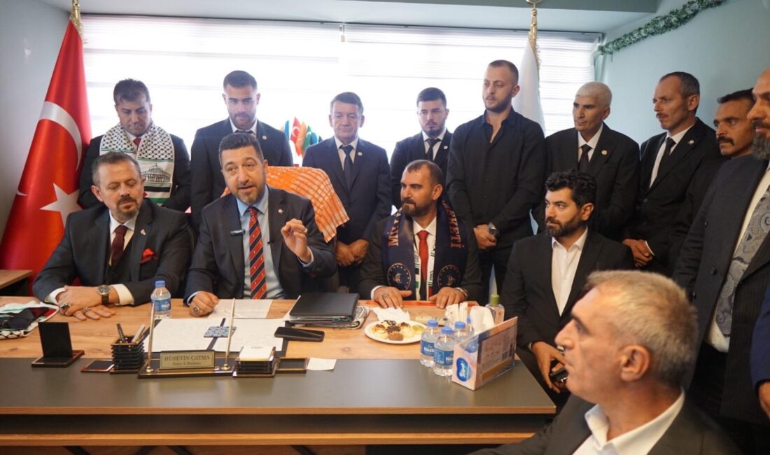 Teşkilatlanma süreci ülke genelinde hızla devam ederken, yeni dönemde siyasetin