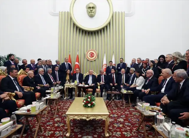 Türkiye Büyük Millet Meclisi’nin yeni yasama yılı açılış resepsiyonunda farklı