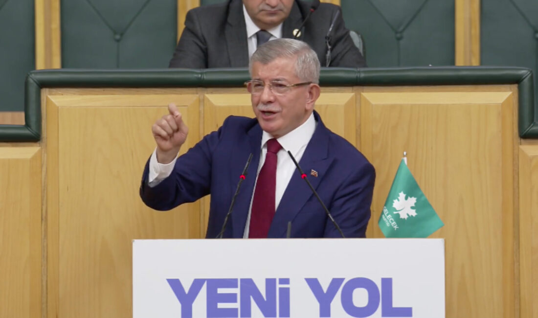 Külliye’deki resepsiyona katılması üzerinden kendisini hedef alan Ümit Özdağ’a sert