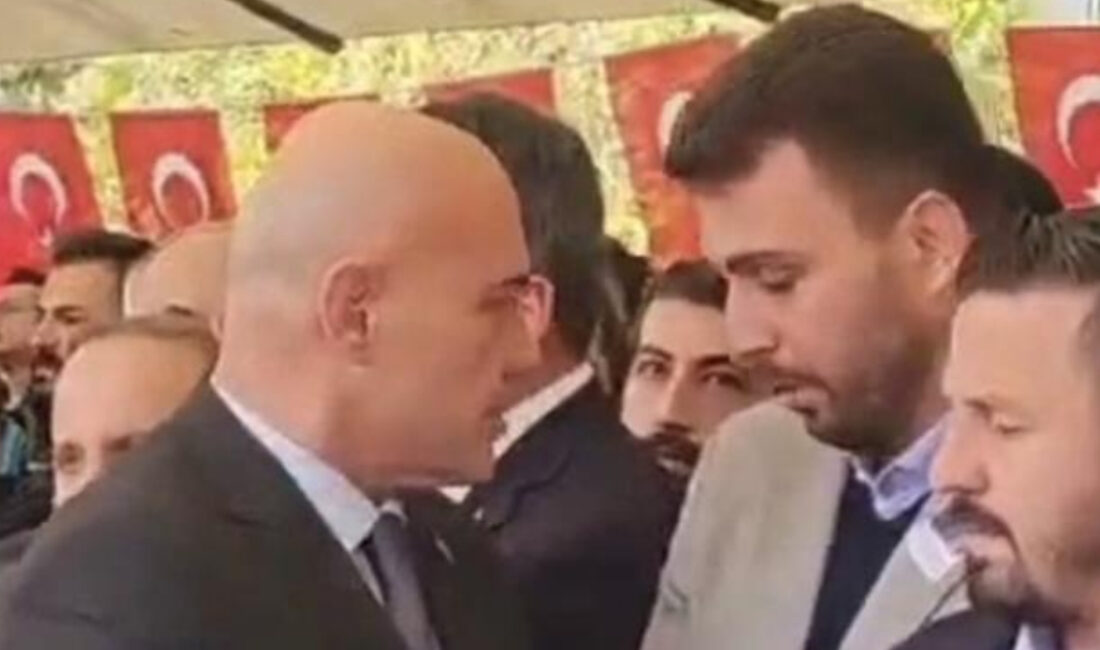 Şehit Emre Sayın’ın cenazesinde İYİ Parti’li Turhan Çömez, en ön