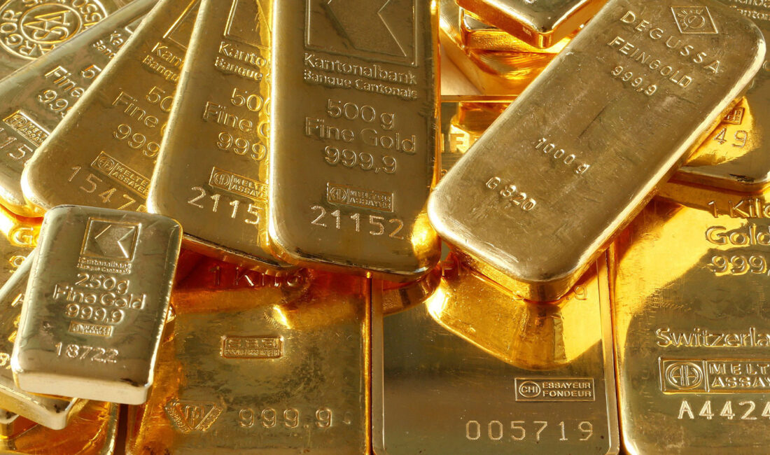 Altın fiyatları yeni haftaya düşüşle başladı. ABD endeks vadeli kontratların