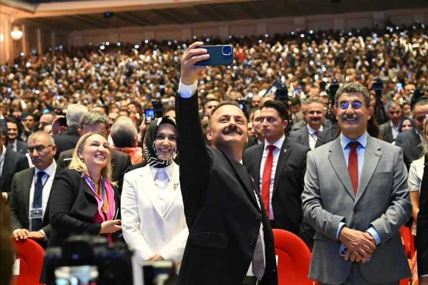 ANKARA – SERDAR NALCI, SILA AKÇAAT, MİRAÇ UĞUR ÇALLI Türkülerle