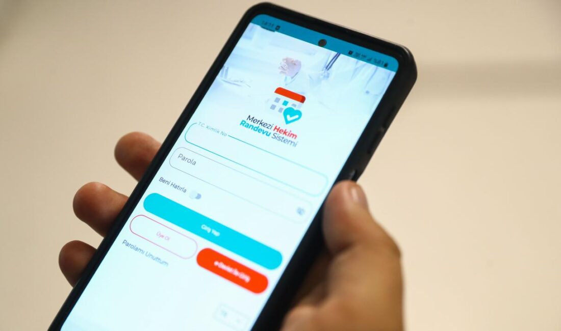 Sağlık Bakanı Kemal Memişoğlu, “Yaptığımız düzenleme ve aldığımız tedbirlerle, randevu