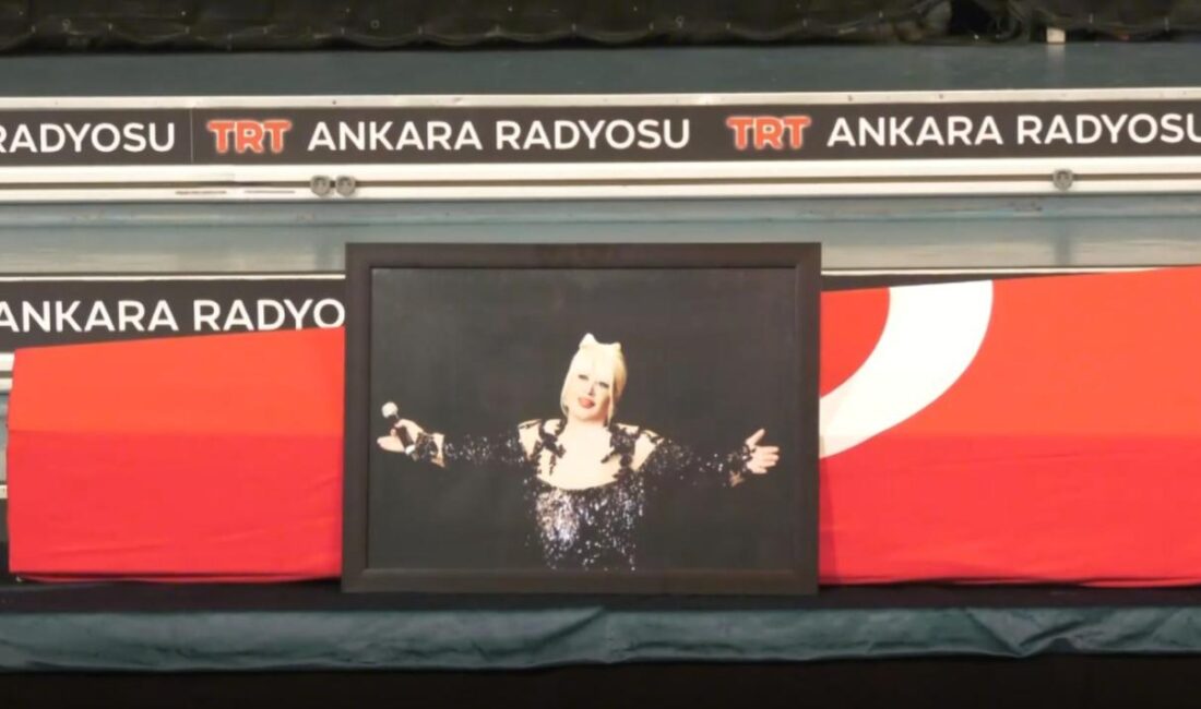 Türk sanat müziğinin usta isimlerinden Muazzez Abacı için sanat hayatına