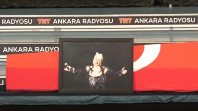 Türk sanat müziğinin usta isimlerinden Muazzez Abacı için sanat hayatına