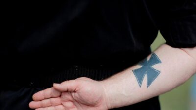 Almanya’da, haklarında 714 tutuklama emri bulunan 535 şiddet yanlısı neo-Nazi’nin