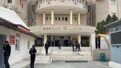 Şanlıurfa Adliyesi’nin adli emanet deposunda yaşanan patlamada 1 personel yaralandı.