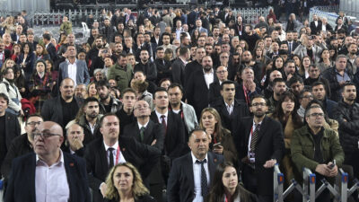 CHP’nin 39. Olağan Kurultayı’nda, resmi olmayan sonuçlara göre 80 kişilik