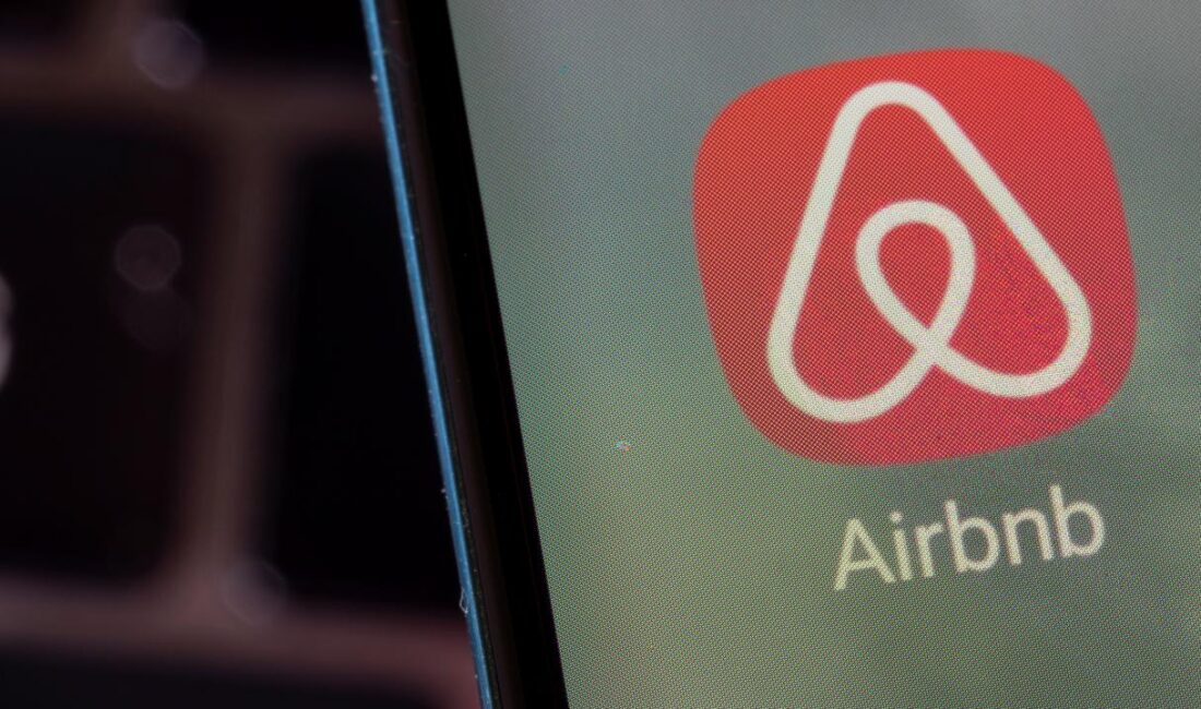 İspanya Tüketim Bakanlığı, turistik konaklama yerleri kiralama platformu Airbnb’ye, lisanssız