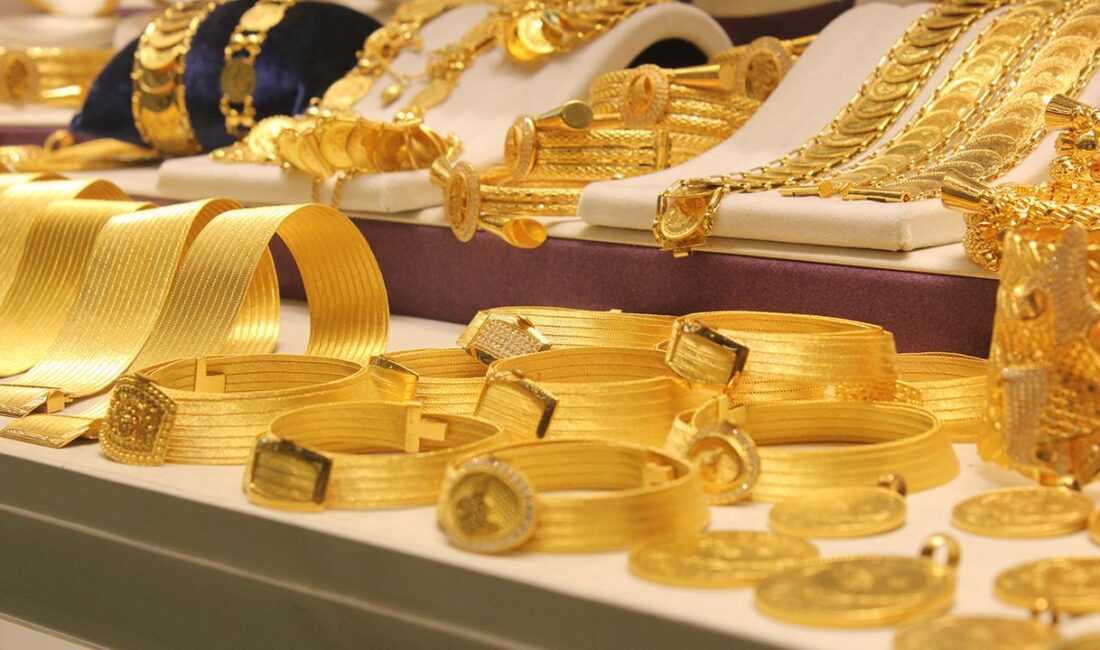 Altının gramı, güne düşüşle başlamasının ardından 5 bin 891 liradan