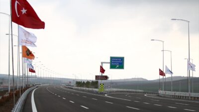 Ulaştırma ve Altyapı Bakanı Abdulkadir Uraloğlu, 5. yılını kutlayan Ankara-Niğde