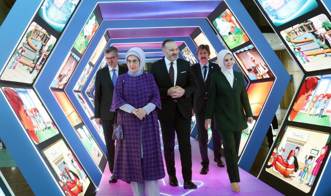Cumhurbaşkanı Recep Tayyip Erdoğan’ın eşi Emine Erdoğan, TRT Uluslararası Çocuk