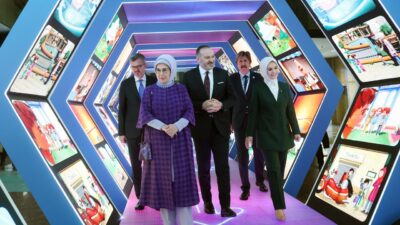 Cumhurbaşkanı Recep Tayyip Erdoğan’ın eşi Emine Erdoğan, TRT Uluslararası Çocuk