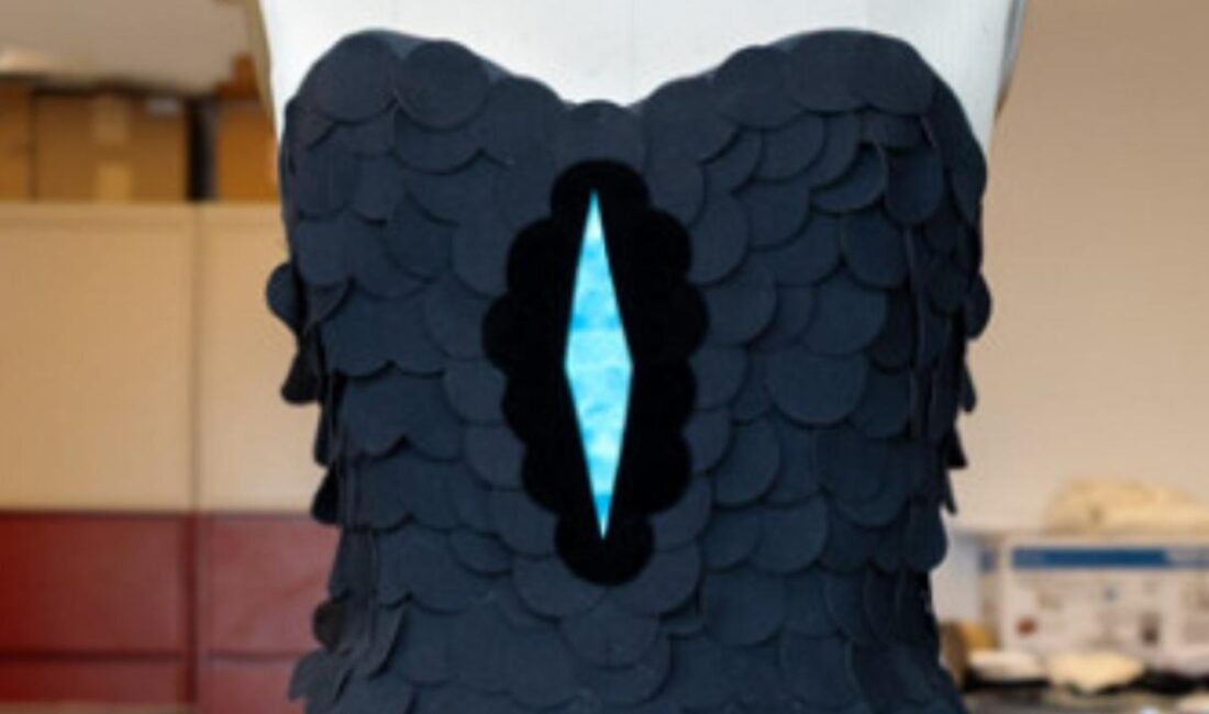 Cornell Üniversitesi mühendisleri, nanoteknoloji kullanarak şimdiye kadarki en kara kumaşı