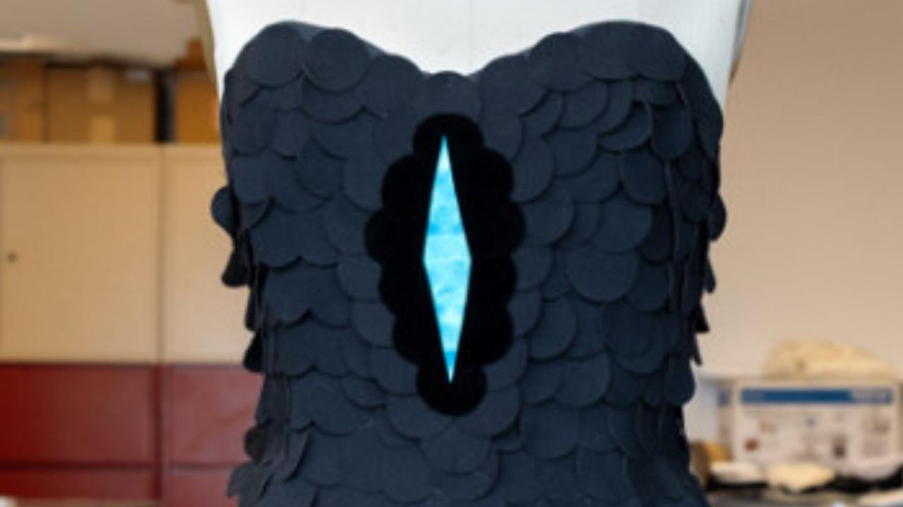 Cornell Üniversitesi mühendisleri, nanoteknoloji kullanarak şimdiye kadarki en kara kumaşı