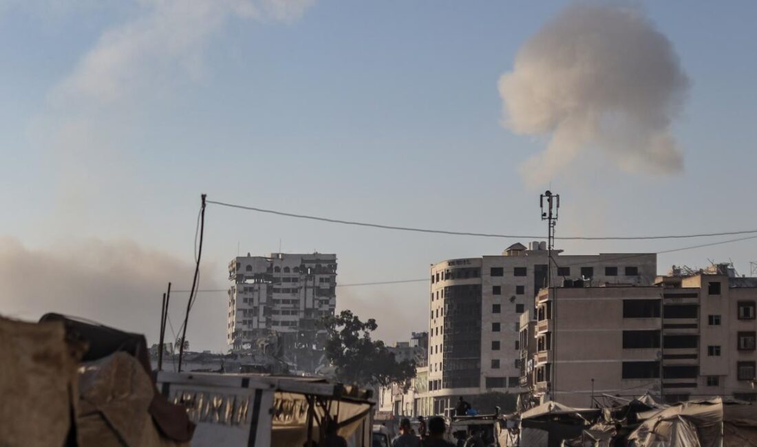 Katil İsrail ordusu, Gazze Şeridi’nin çeşitli bölgelerini hava ve topçu