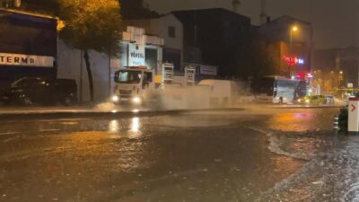 Meteorolojinin sarı kodlu uyarısının ardından İstanbul’da gece saatlerinde sağanak etkili
