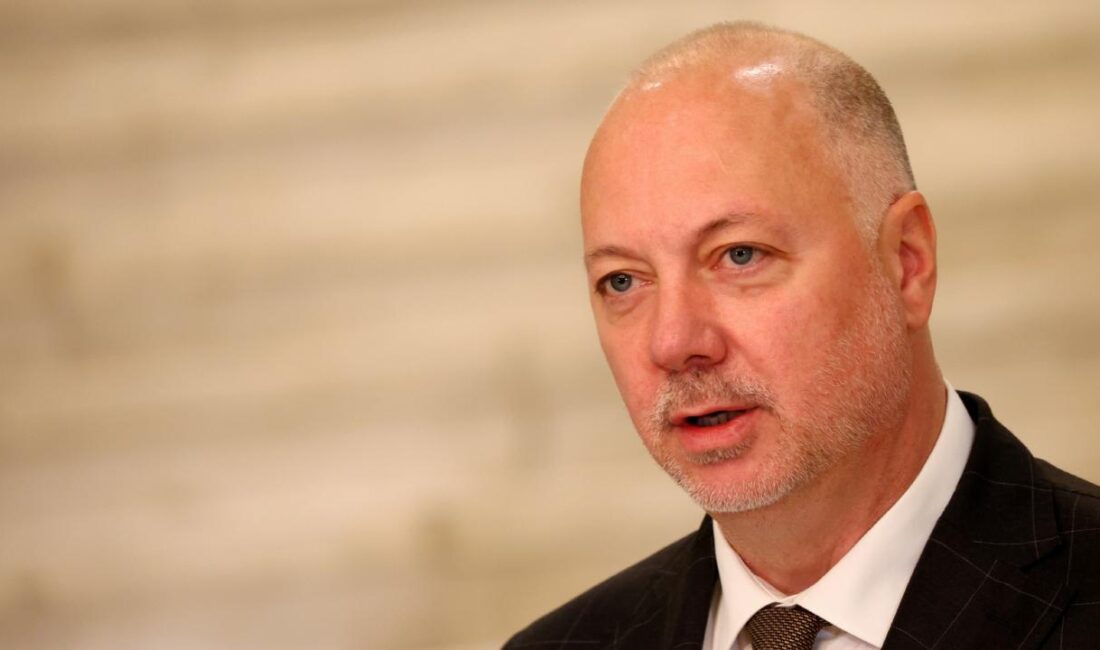 Bulgaristan Başbakanı Rosen Jelyazkov, üçlü koalisyon hükümeti için muhalefetin önergesiyle