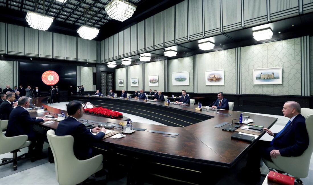 Kabine, ‘Terörsüz Türkiye’ gündemiyle toplanıyor. Sürecin sahaya yansımalarının yanı sıra