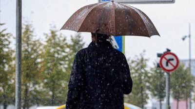 Yurt genelinde etkisini sürdüren yağışlı hava nedeniyle Meteoroloji Genel Müdürlüğü,