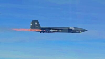 ABD’li Boeing tarafından üretilen MQ-28 insansız savaş uçağının hava-hava füzesiyle
