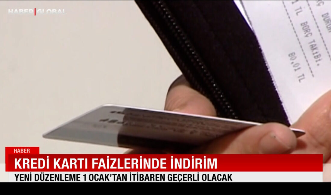 Kredi kartlarına uygulanan aylık azami faiz oranlarında indirime gidildi. Tebliğ,