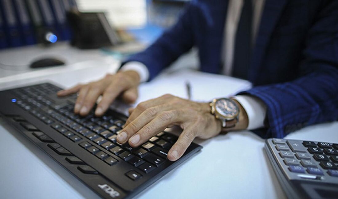 Aile ve Sosyal Hizmetler Bakanı Mahinur Özdemir Göktaş, bakanlığa 3