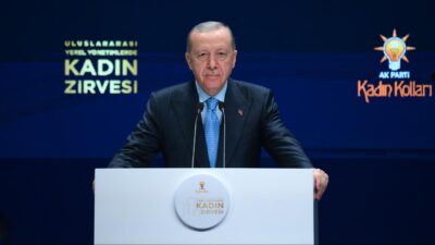 Cumhurbaşkanı Erdoğan “Hizmet ve eser yerine reklamı önceleyen kifayetsiz kişilerin