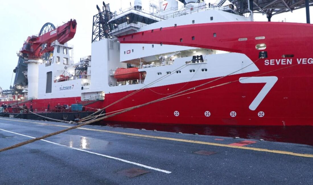 Sakarya Gaz Sahası’nda yürütülen Faz-2 çalışmalarında deniz altına boru hattı