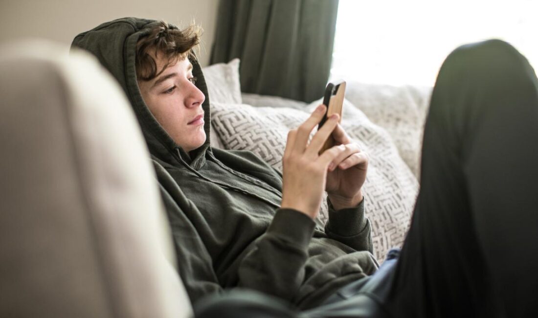 Avustralya’da bazı gençlerin, hafta içi yürürlüğe giren ve 16 yaşın