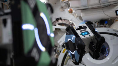 Uluslararası Uzay İstasyonu’nda (ISS) bir robot, tamamen otonom yapay zeka