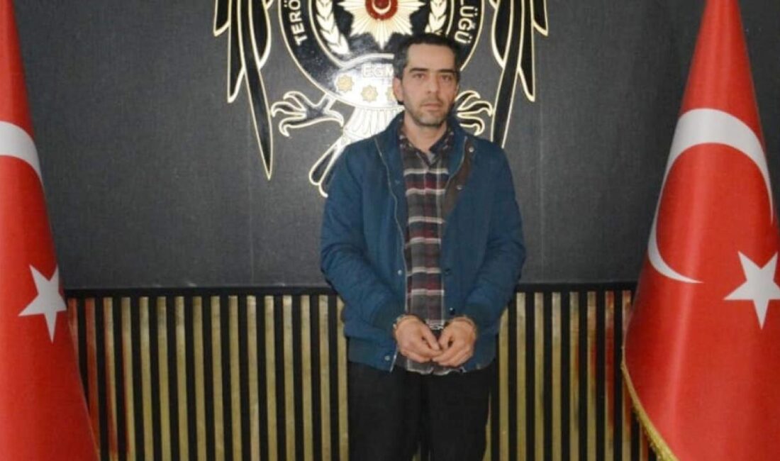 İstanbul’da düzenlenen operasyonda, hakkında “silahlı terör örgütüne üye olma” suçundan