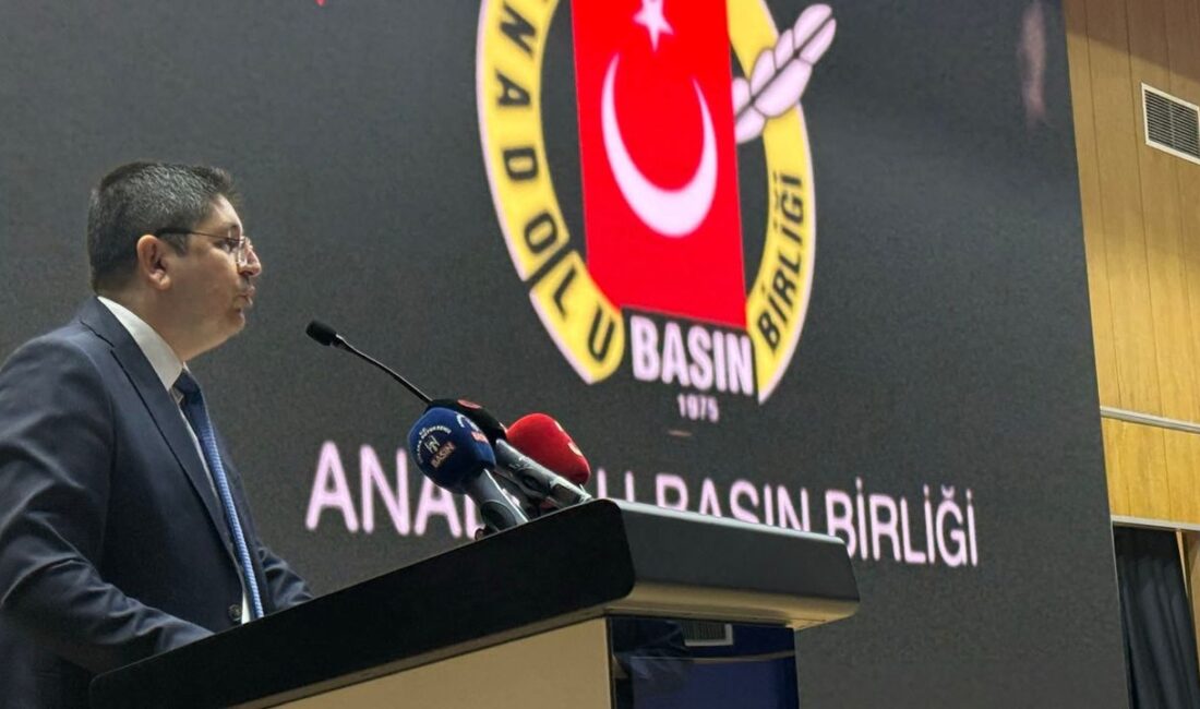 Başkan Zor, "Bırakın gazeteciler gerçekleri objektif bir şekilde dile getirsinler,