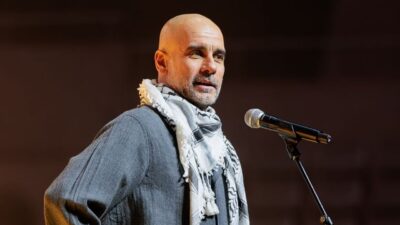 Manchester City’nin Katalan teknik direktörü Pep Guardiola, Barselona’da Filistin için