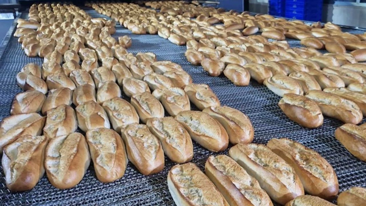 Batman Belediyesi, günlük 40 bin ekmeği ücretsiz dağıtarak 6 binin