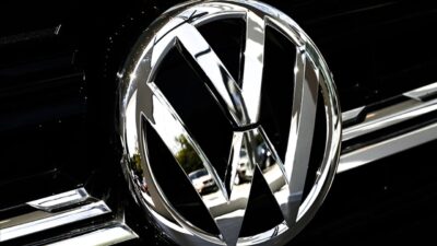 Volkswagen, yüksek voltajlı bataryalarda aşırı ısınma ihtimali nedeniyle yangın riski