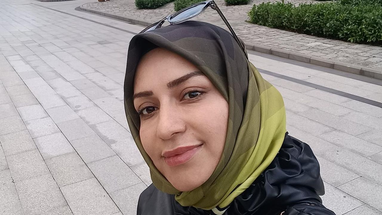 Pandemi sonrası ailesine destek olmak amacıyla ev mutfağında pasta ve