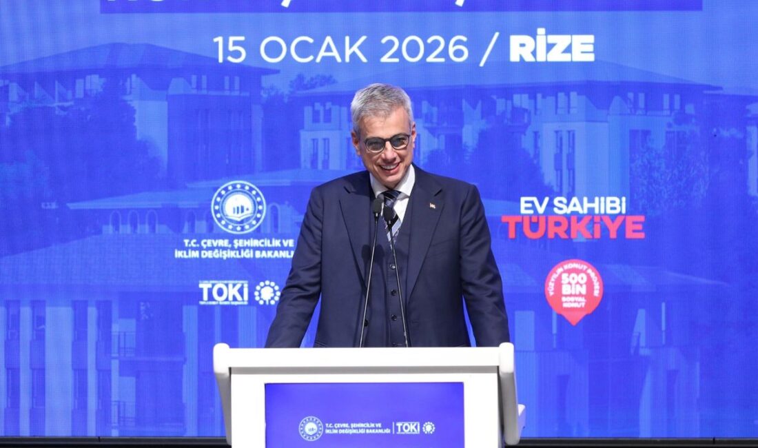 Sağlık Bakanı Prof. Dr. Kemal Memişoğlu, "Sağlık Bakanlığı olarak deprem