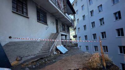 Ankara’nın Altındağ ilçesinde, inşaat kazısı sırasında temeli zarar gördüğü belirlenen