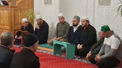 İlçe müftülüğü, Merkez Fatih cami olmak üzere Çarşı içerisinde bulunan